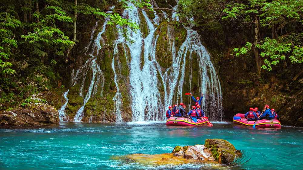 Rafting i društvo - idealna kombinacija