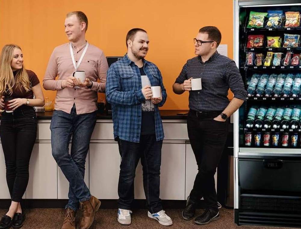 Vending automati u hibridnim kancelarijama - rešenje za tim koji nije svakog dana na okupu