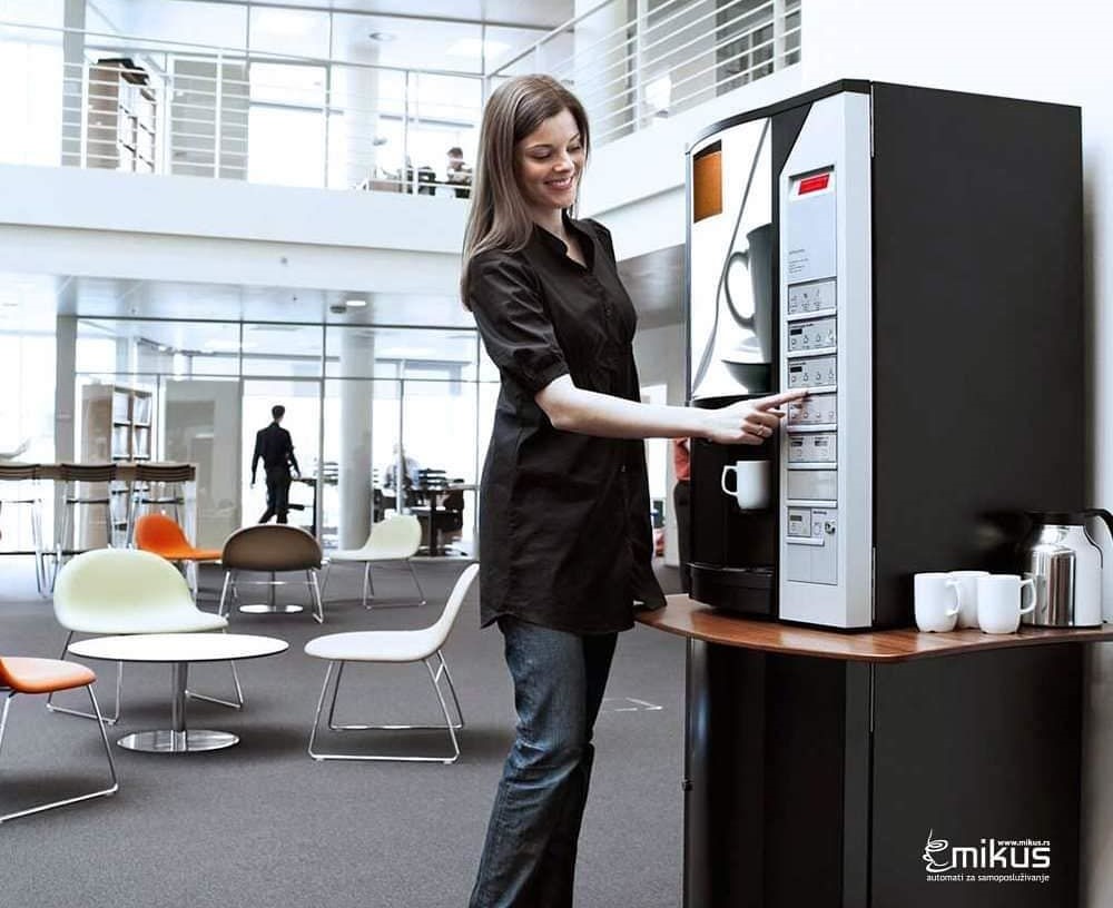 Kako jutarnja kafa iz vending aparata utiče na produktivnost tima?
